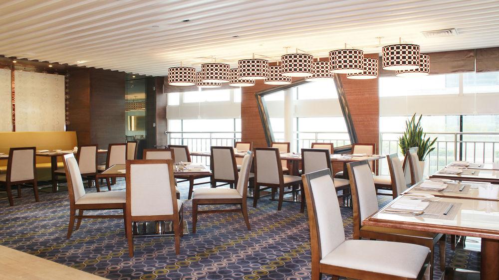 Holiday Inn Shijiazhuang Central By Ihg Exterior photo