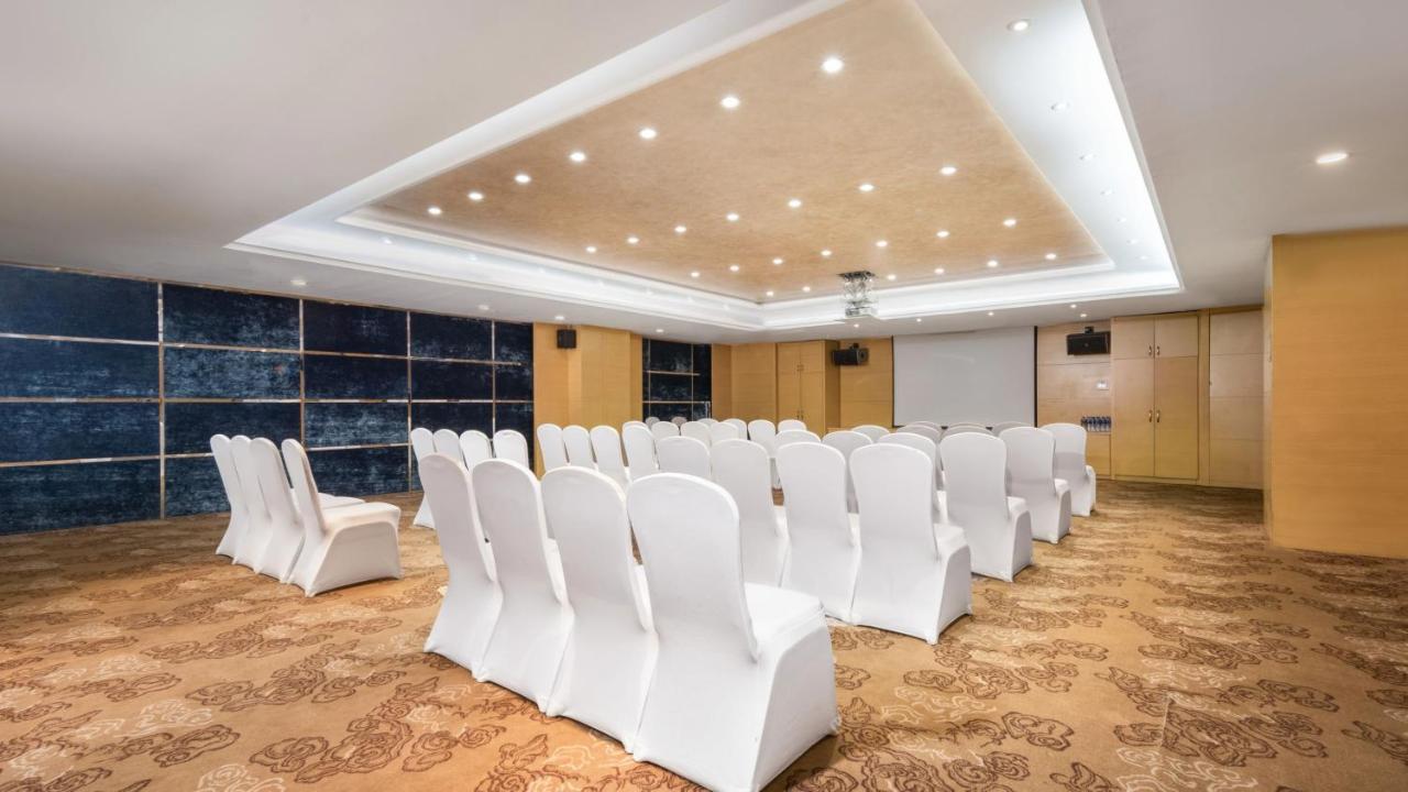 Holiday Inn Shijiazhuang Central By Ihg Exterior photo