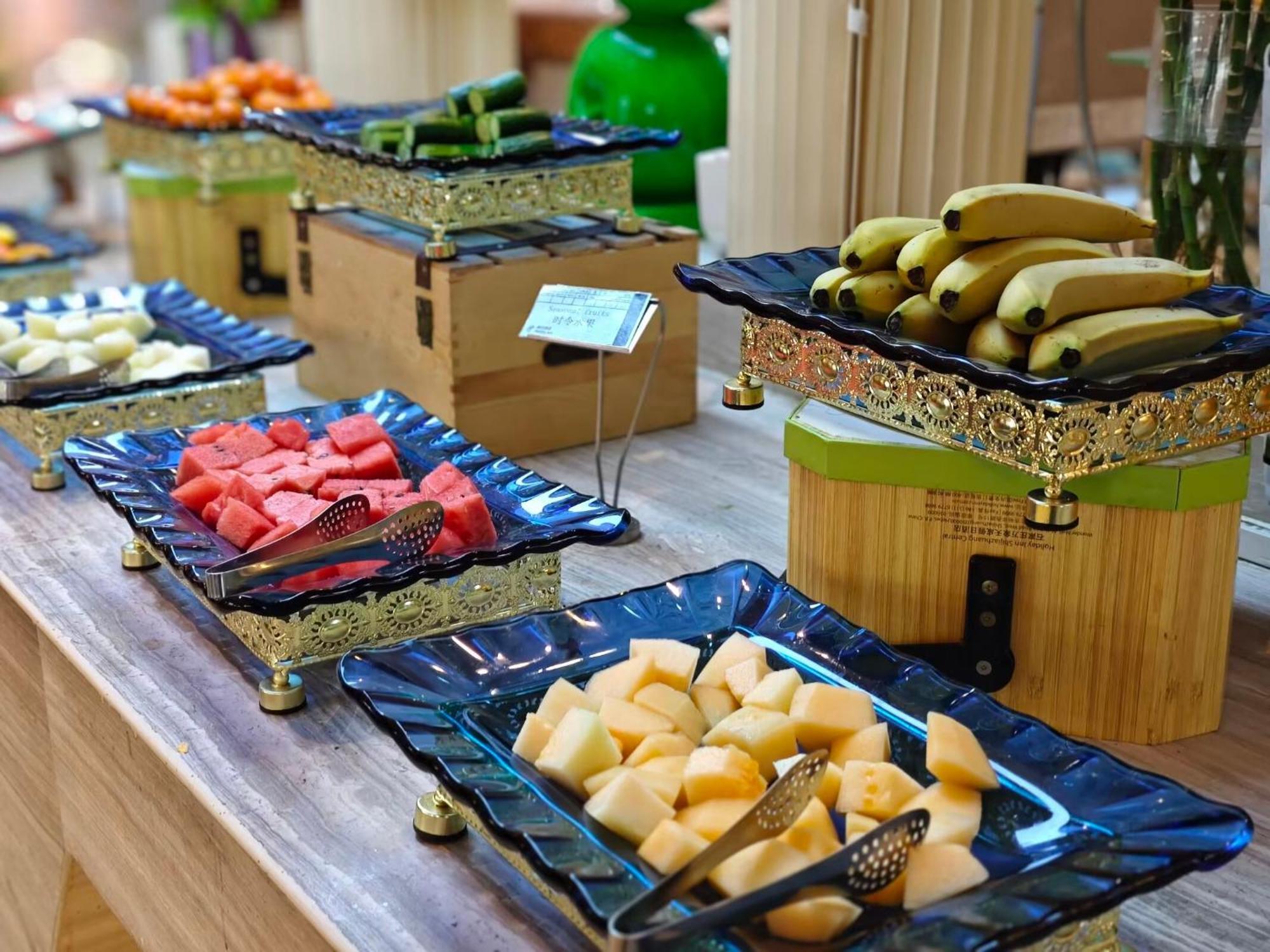 Holiday Inn Shijiazhuang Central By Ihg Exterior photo